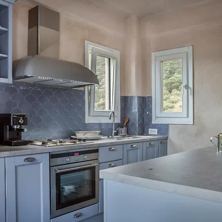 Luxurious Nadoria, Ithaca Island Βαθύ