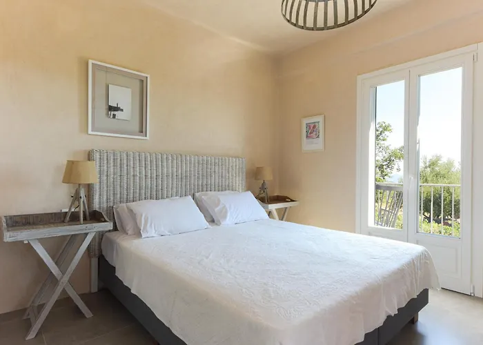 Luxurious Nadoria, Ithaca Island Vila