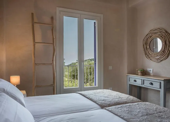 Luxurious Nadoria, Ithaca Island