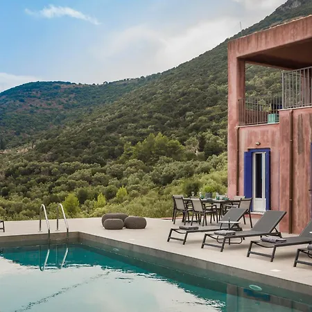 וילה Luxurious Nadoria, Ithaca Island