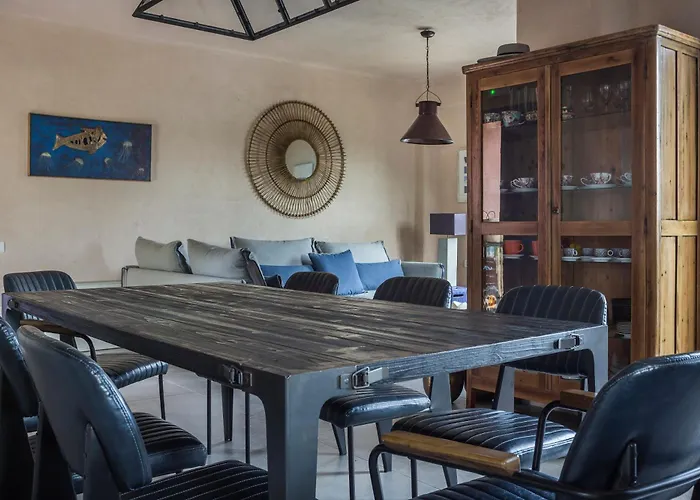 Luxurious Nadoria, Ithaca Island