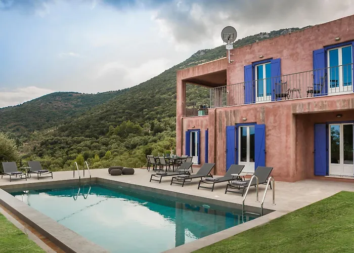 Luxurious Nadoria, Ithaca Island *